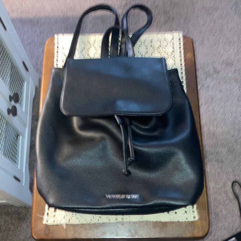 Victoria’s Secret Black purse or book bag excellent condition,